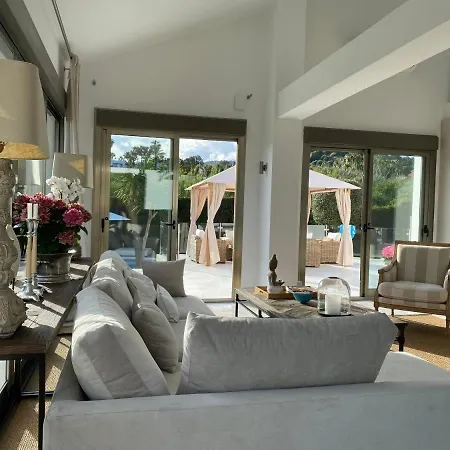 Felice , Fantastic Villa, 8 Min - & Puerto Banous, Villa Marbella